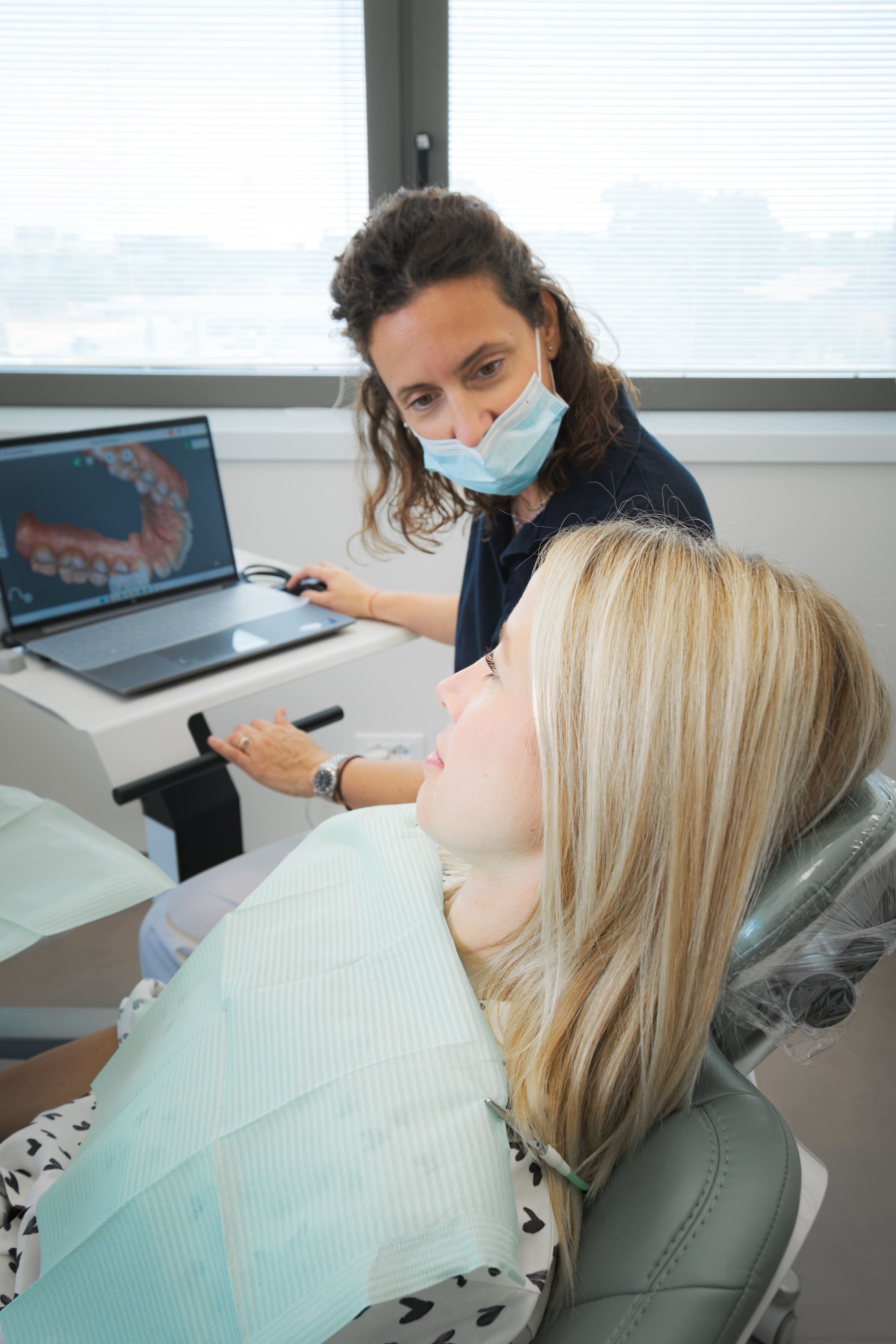 PRENOTA - Dente da togliere? | Dentista Santarcangelo - Omnia